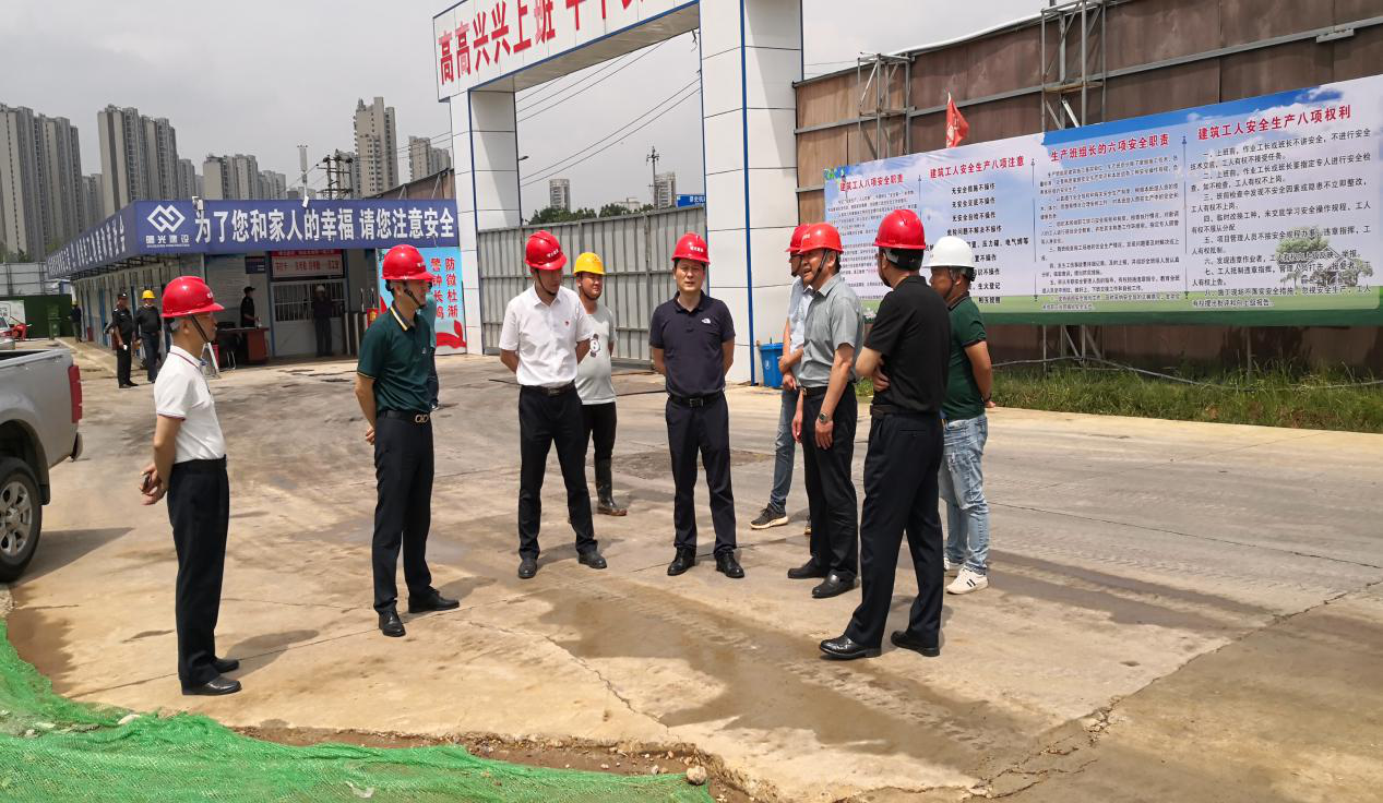 杨晓彬一行深刻六安、霍邱项目调研安全出产工作