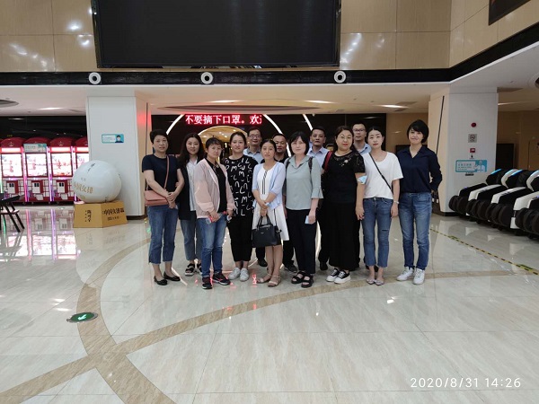 安徽J9集团地产集团公司机关第一、第二党支部组织旁观爱国主义题材影片《八佰》